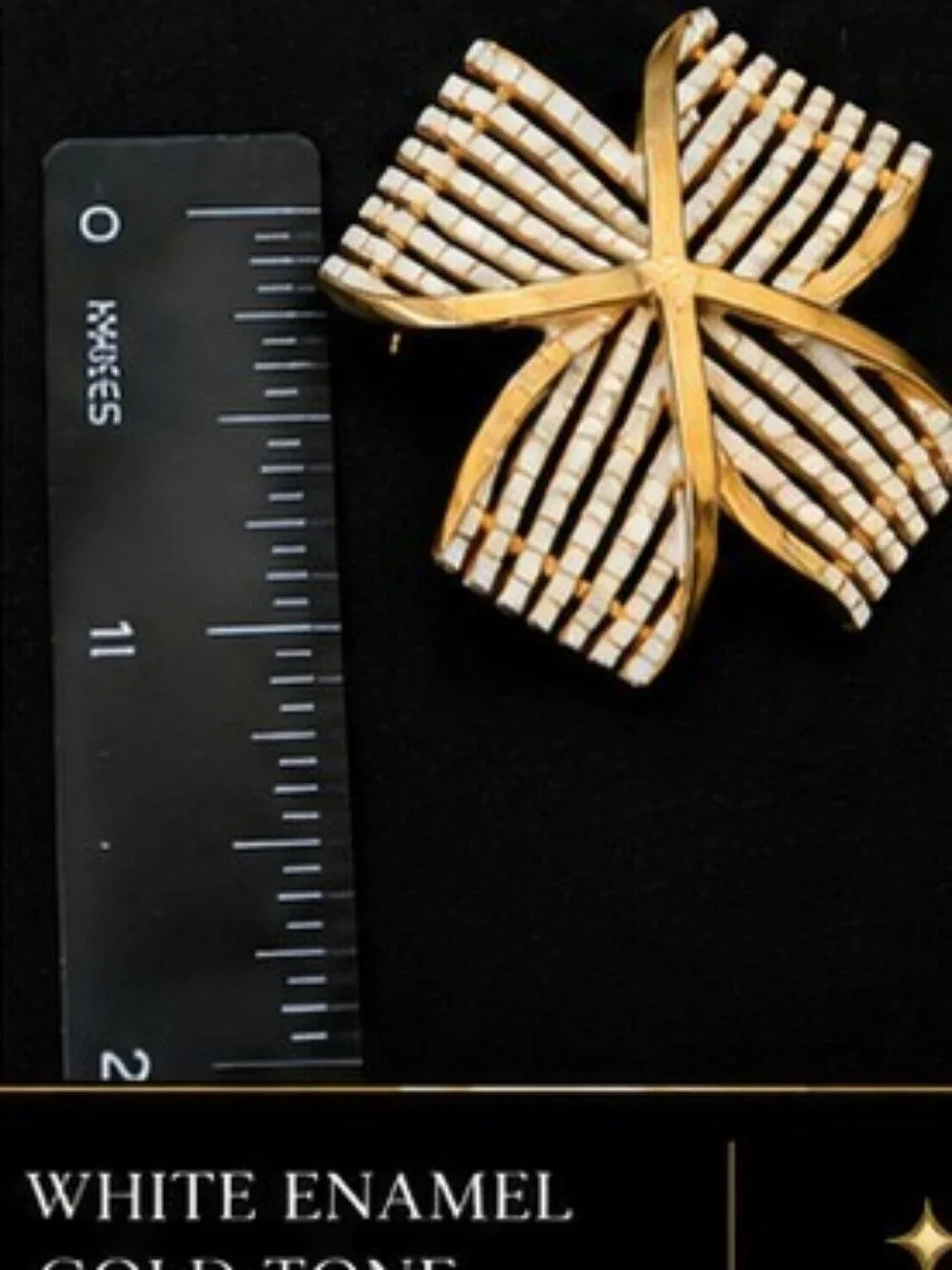 Vintage Signed Trifari White Enamel Gold Tone Brooch Mid Century Modern Abstract